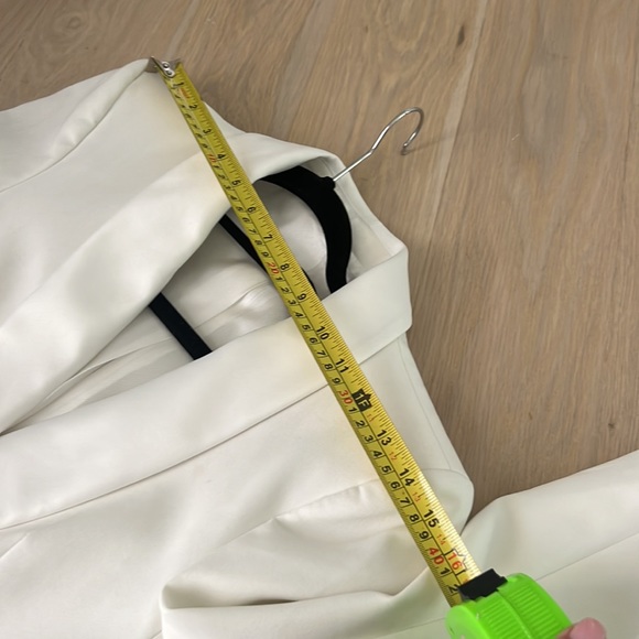 Zara white tuxedo blazer in like new condition - Picture 11 of 14